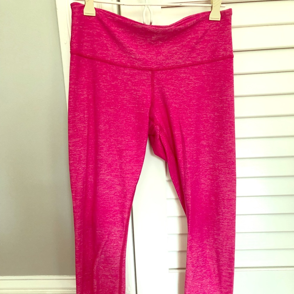 Hot Pink Lululemon Wunder Under Crops